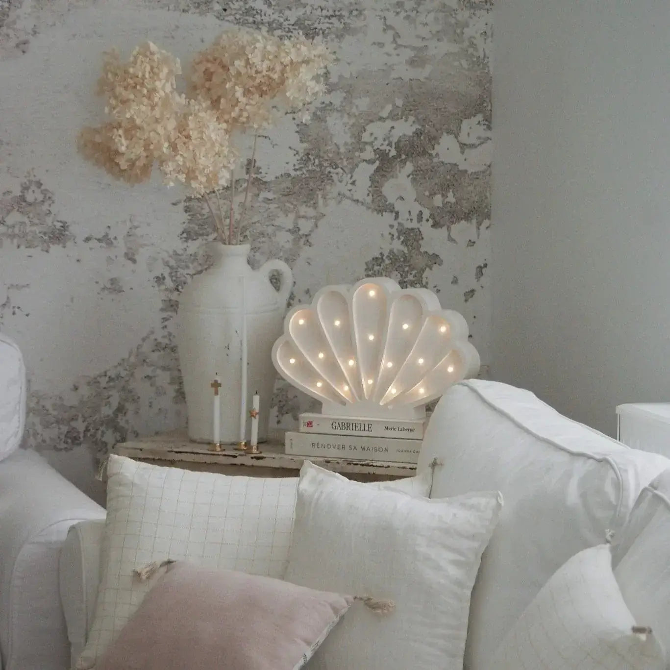 Wooden Seashell Lamp - white